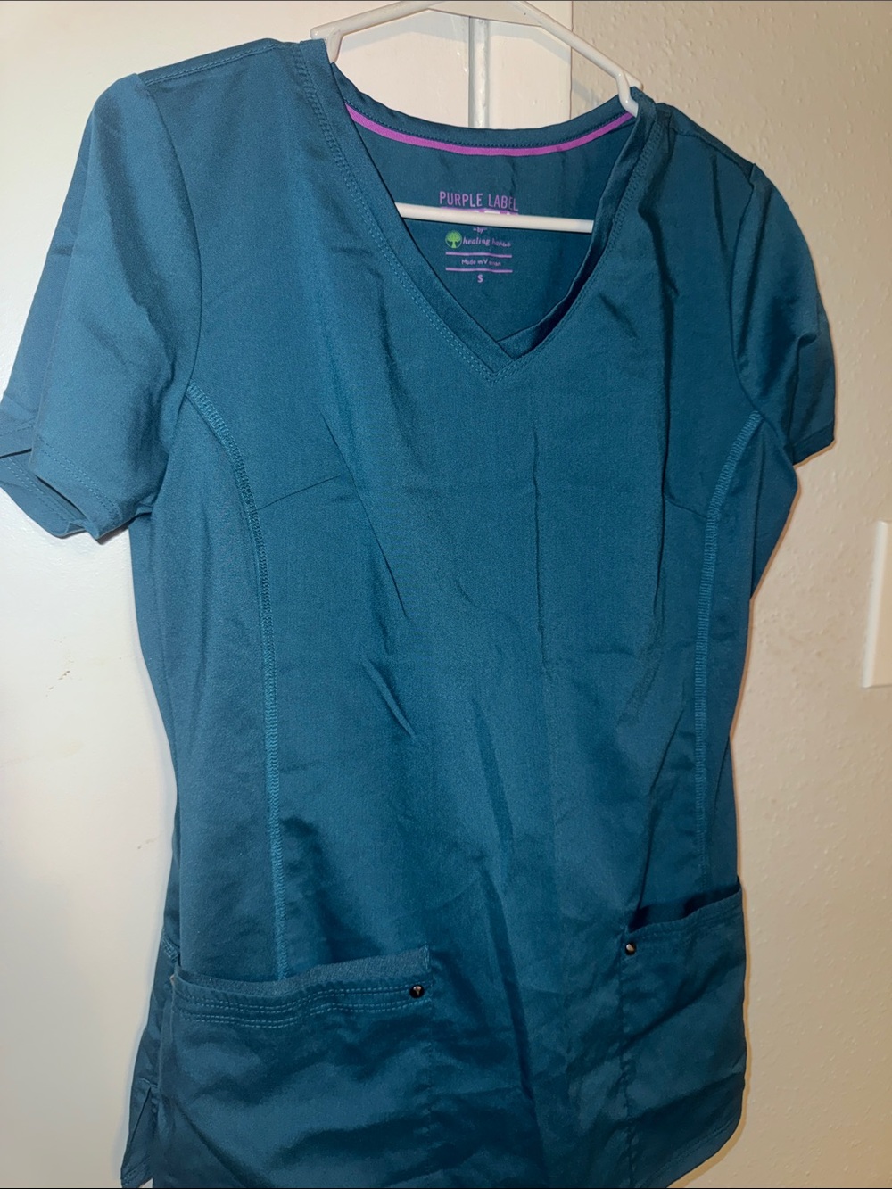 healing hands Teal Short Sleeve V‑Neck Scrub Top